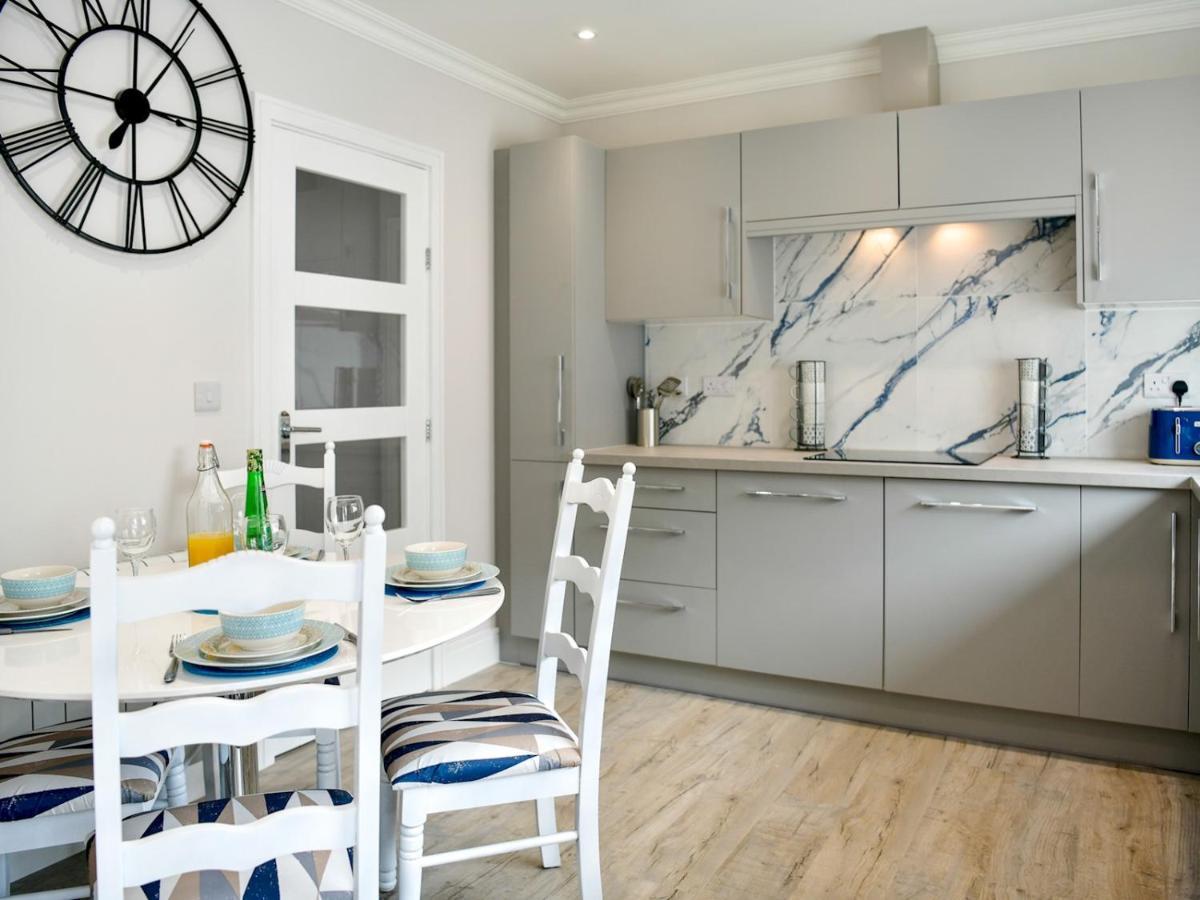 Pass The Keys Newly Refurbished Modern Bungalow - Pets Welcome Villa Swansea Buitenkant foto
