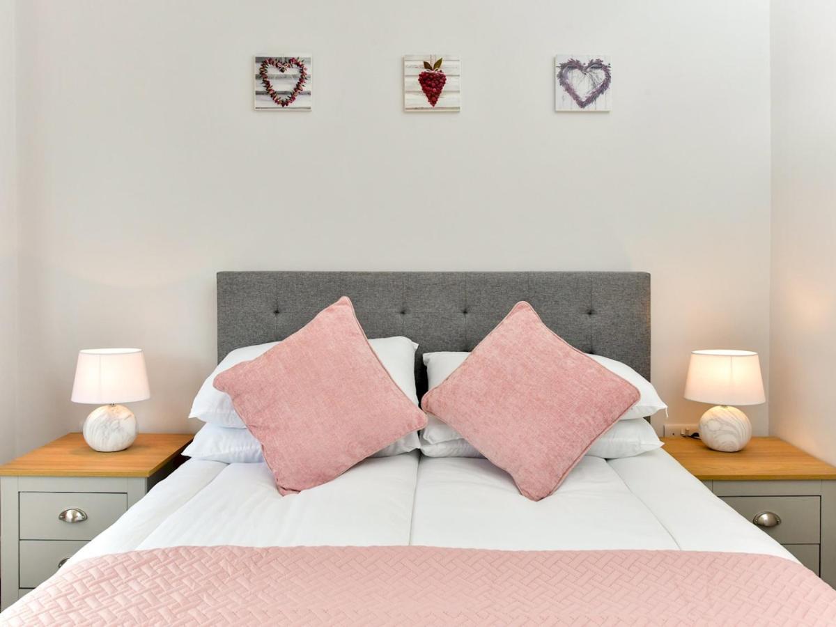 Pass The Keys Newly Refurbished Modern Bungalow - Pets Welcome Villa Swansea Buitenkant foto